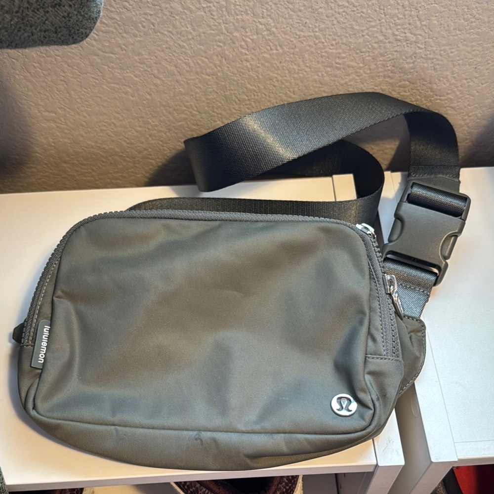 Lululemon Everywhere Belt Bag Large 2L